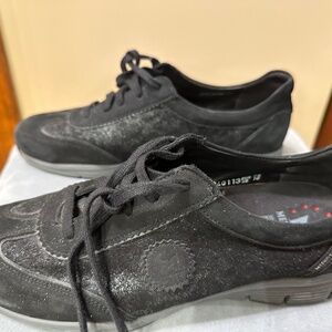 Mephisto Black Suede Sneaker/Oxford, size 10